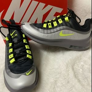 New!Nike Big Boys Air Max Axis